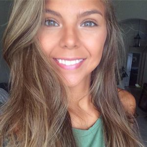 Meet your Posher, Brenna